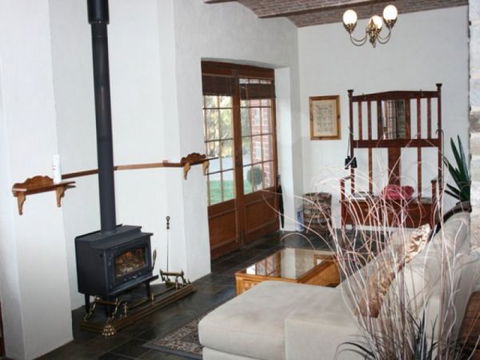 Morella House - Coogee Beach Accommodation 4