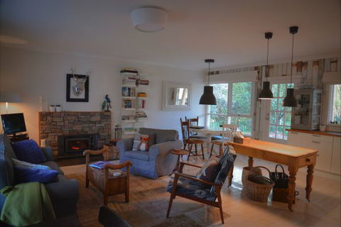 Mrs Simpson Cottage At Norala Garden - Coogee Beach Accommodation 0