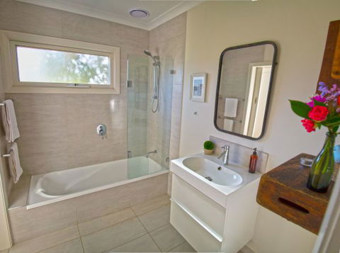 Mrs Simpson Cottage At Norala Garden - Coogee Beach Accommodation 2