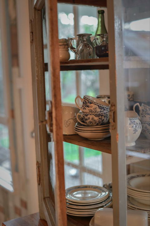 Mrs Simpson Cottage At Norala Garden - Coogee Beach Accommodation 7