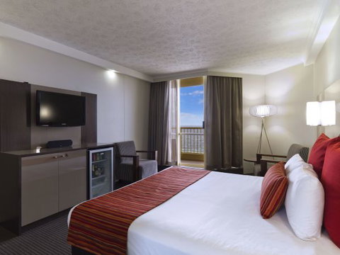 Novotel Surfers Paradise - Coogee Beach Accommodation 1