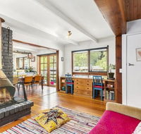 Ocean Groovers Getaway - Coogee Beach Accommodation