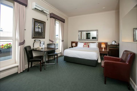 Oscar's Hotel And Cafe Bar - Coogee Beach Accommodation 1