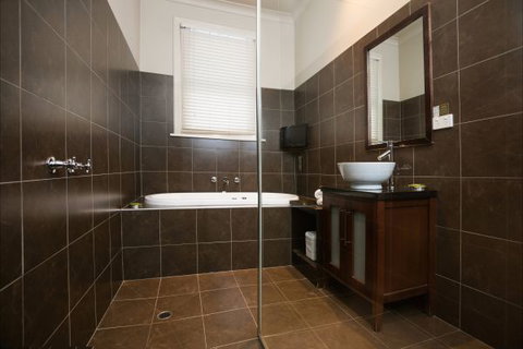 Oscar's Hotel And Cafe Bar - Coogee Beach Accommodation 2