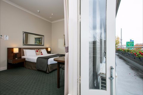 Oscar's Hotel And Cafe Bar - Coogee Beach Accommodation 4