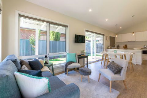 Our Place At Bright - Coogee Beach Accommodation 4