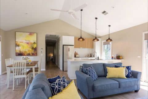 Our Place At Bright - Coogee Beach Accommodation 5