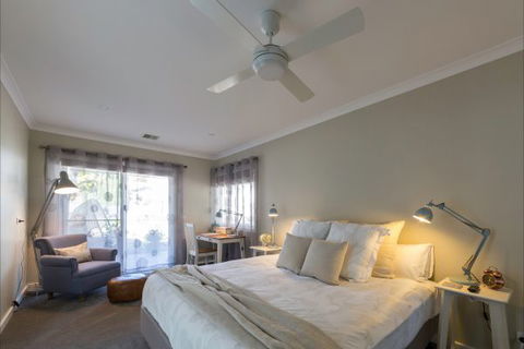 Our Place At Bright - Coogee Beach Accommodation 6
