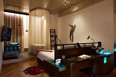 QT Melbourne - Coogee Beach Accommodation 0