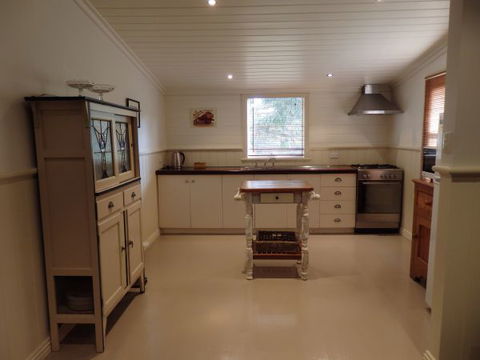 Quartz Cottage - Coogee Beach Accommodation 2