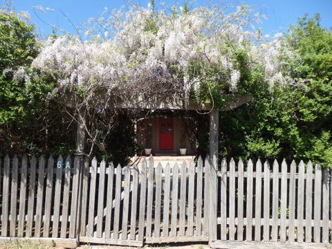 Quartz Cottage - Coogee Beach Accommodation 9