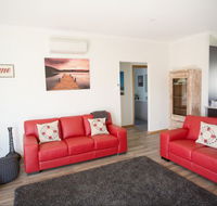 RED FIN part of BLUE FIN HOLIDAY HOMES - Coogee Beach Accommodation