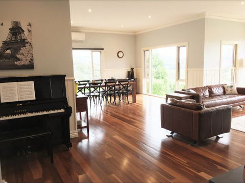 Shearer's Hill - Luxury Farm Stay - Coogee Beach Accommodation 1