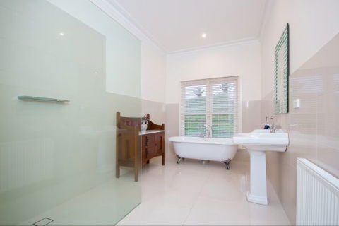 Shearer's Hill - Luxury Farm Stay - Coogee Beach Accommodation 5