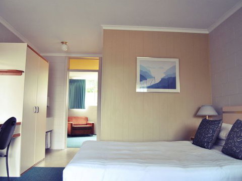 Sunrise Devonport - Coogee Beach Accommodation 2