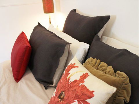 The Gold House - Coogee Beach Accommodation 2