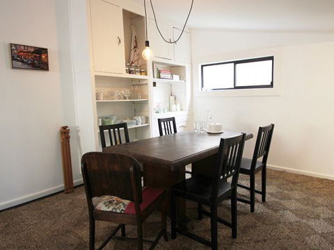 The Gold House - Coogee Beach Accommodation 3