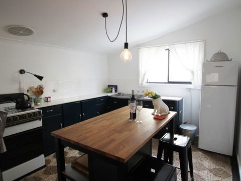 The Gold House - Coogee Beach Accommodation 5