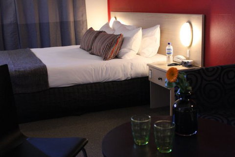 The Oriana, Orange - Coogee Beach Accommodation 4