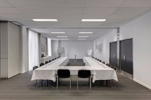 Travelodge Hotel Melbourne Docklands - Coogee Beach Accommodation 3