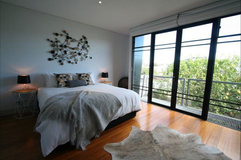 Two Five Zero / Richmond - Coogee Beach Accommodation 0
