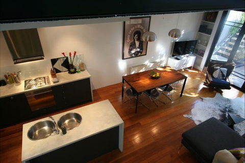 Two Five Zero / Richmond - Coogee Beach Accommodation 3