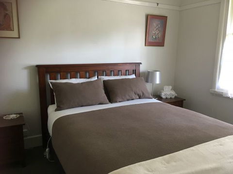 Valley View Cottage - Coogee Beach Accommodation 3