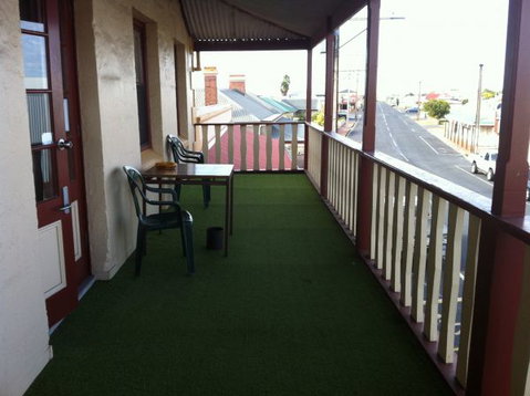Victoria Hotel - Coogee Beach Accommodation 2