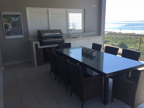 Water Front Dream - Vincentia Jervis Bay - Coogee Beach Accommodation 2