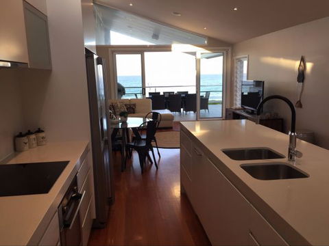 Water Front Dream - Vincentia Jervis Bay - Coogee Beach Accommodation 3