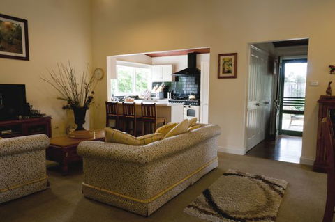 Wood Duck Cottages - Coogee Beach Accommodation 2