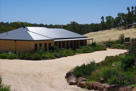 Yalooka Farm - Coogee Beach Accommodation 0