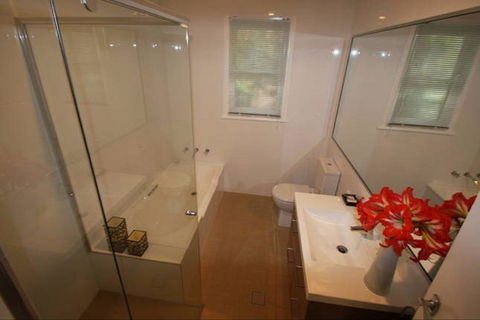 4 On Green - Coogee Beach Accommodation 1