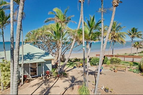 Beachfront Zilzie Holiday Home And Cottage - Coogee Beach Accommodation 4