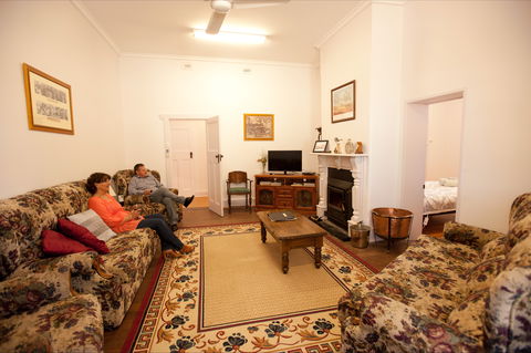 Black Jack Get-A-Way - Nana's Home - Coogee Beach Accommodation 4