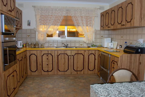 Chrissie's Palace - Coogee Beach Accommodation 1