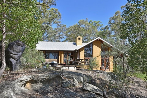 Corymbia - Coogee Beach Accommodation 3