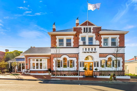 Cygnet Old Bank B&B - Coogee Beach Accommodation 0