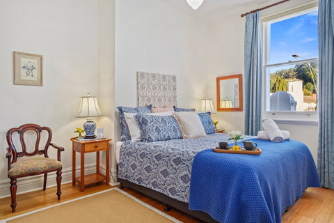Cygnet Old Bank B&B - Coogee Beach Accommodation 3