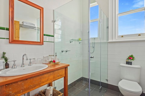 Cygnet Old Bank B&B - Coogee Beach Accommodation 5