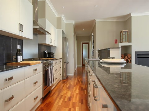 Degen Estate - Coogee Beach Accommodation 5