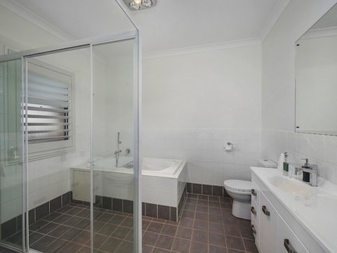 Degen Estate - Coogee Beach Accommodation 8