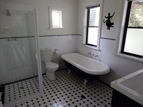 Dot's House - Coogee Beach Accommodation 3