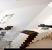 Executive Furnished Apartment Crows Nest - Coogee Beach Accommodation