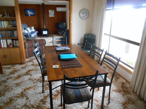 Family Ties - Coogee Beach Accommodation 3