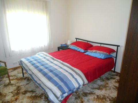 Family Ties - Coogee Beach Accommodation 4