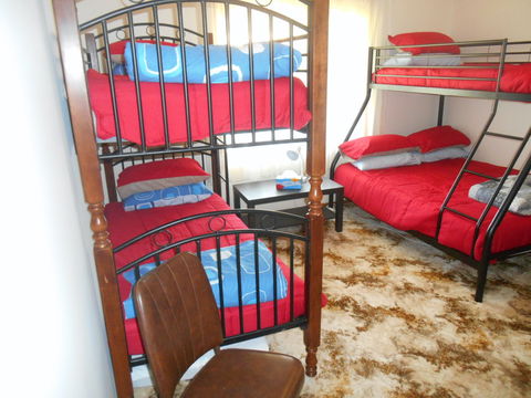 Family Ties - Coogee Beach Accommodation 5