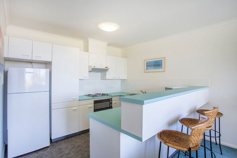 Fathoms 6 - Coogee Beach Accommodation 3