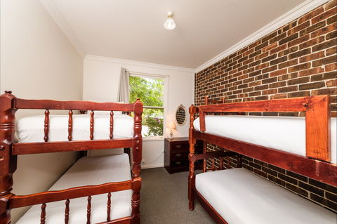 Federation Gardens And Possums Hideaway - Coogee Beach Accommodation 3
