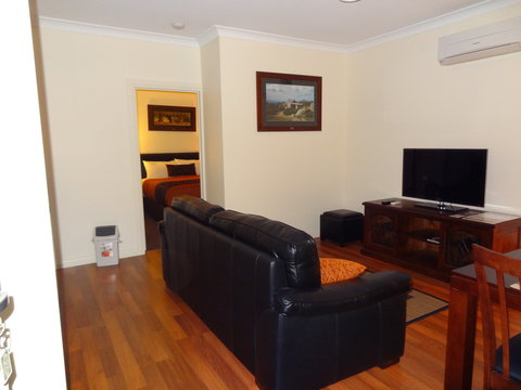 Hahndorf Oak Tree Cottages - Coogee Beach Accommodation 1